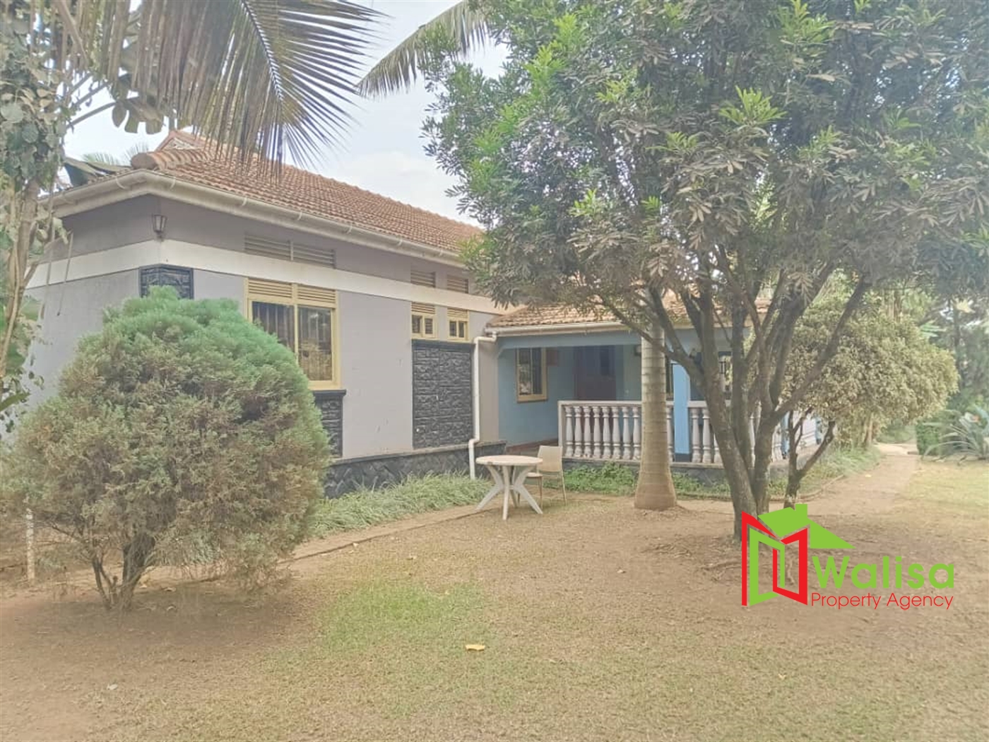 Guest house for sale in Zana Kampala