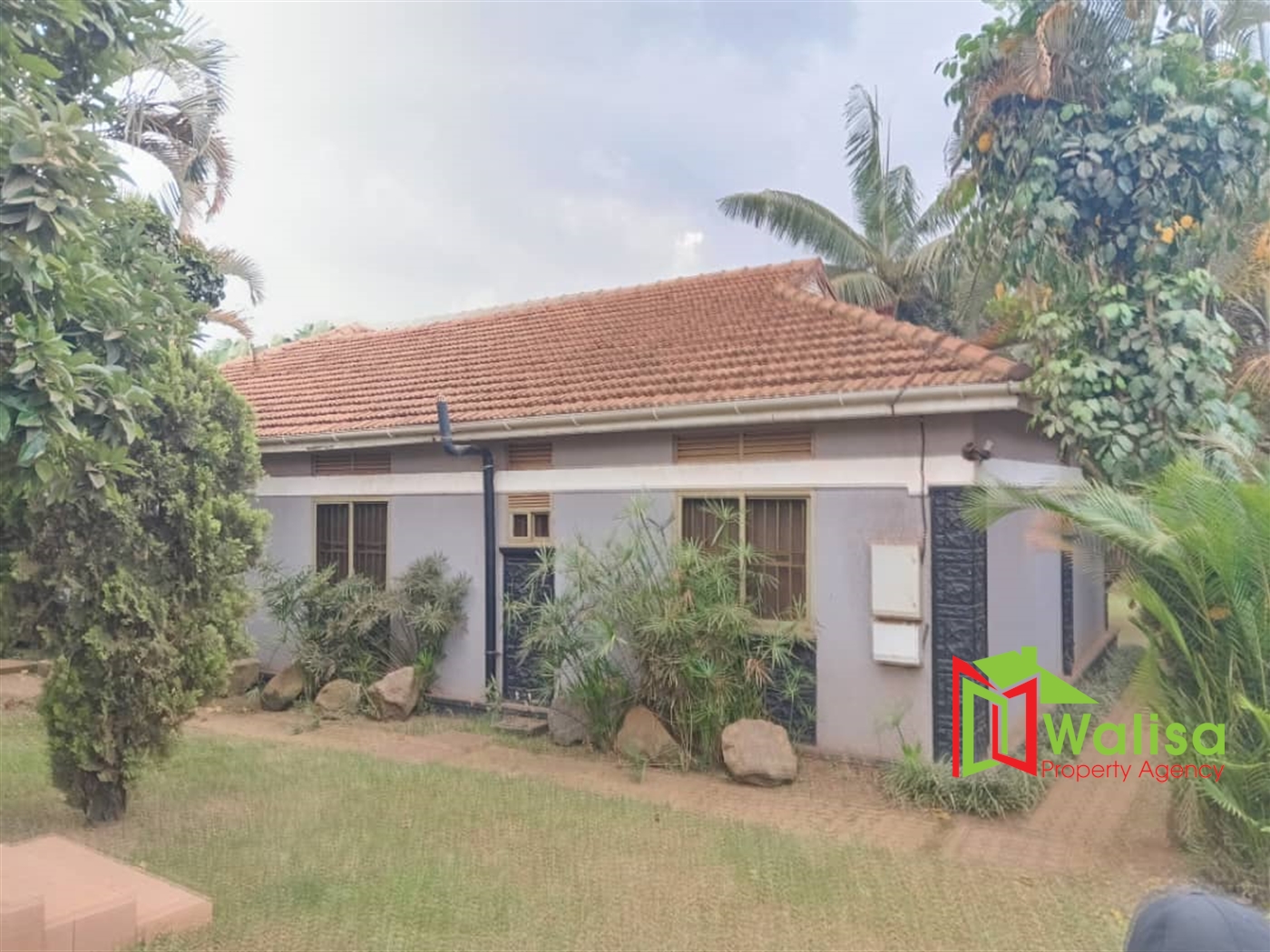 Guest house for sale in Zana Kampala