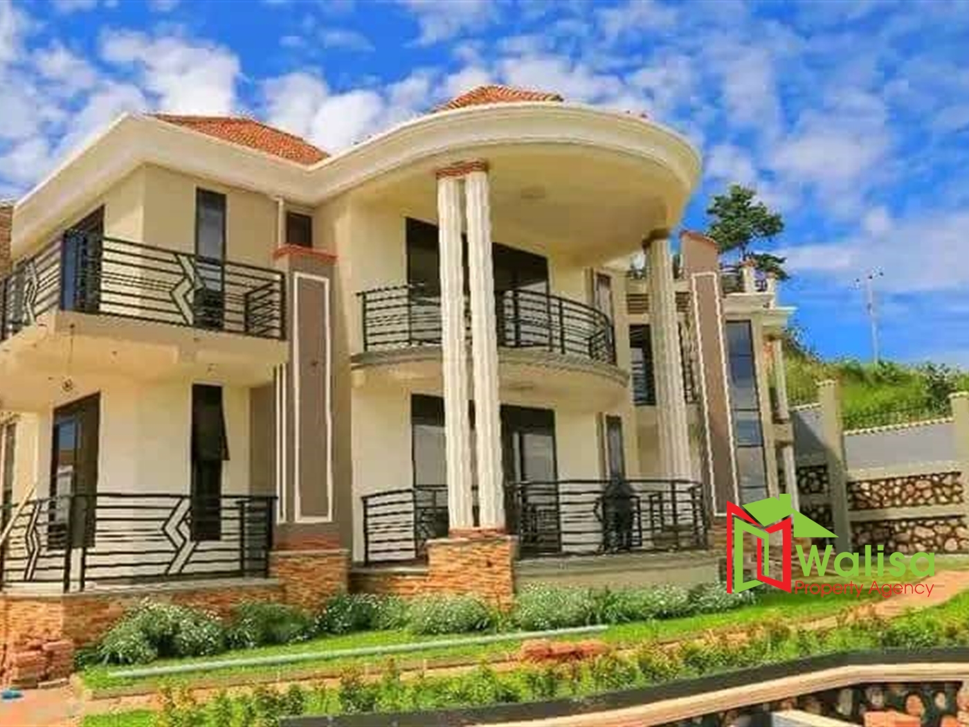 Mansion for sale in Bwebajja Wakiso