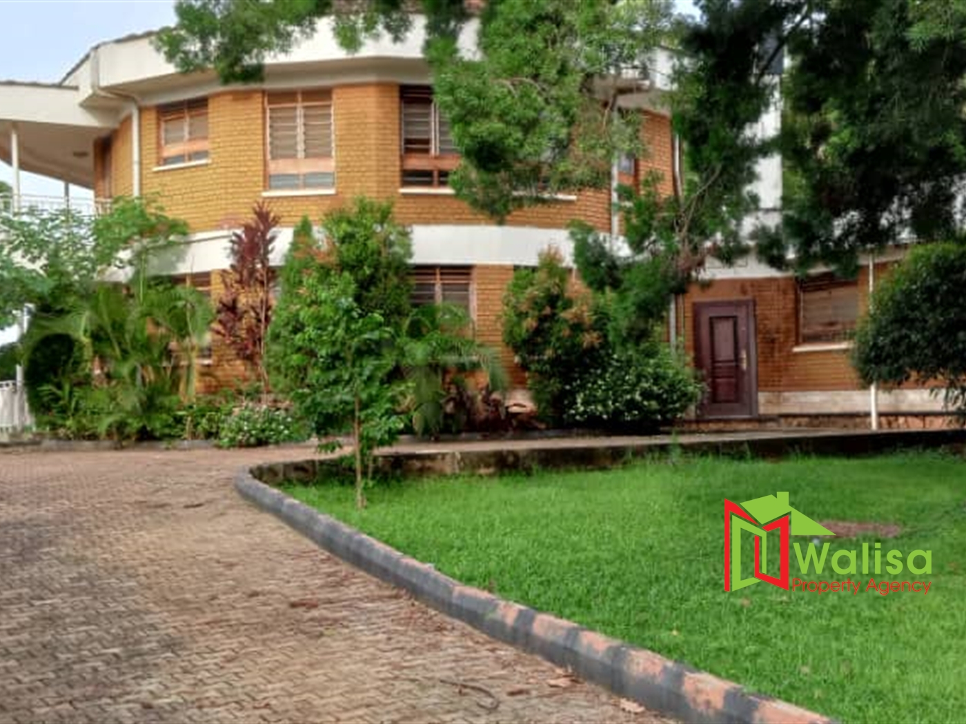 Storeyed house for sale in Bbunga Wakiso