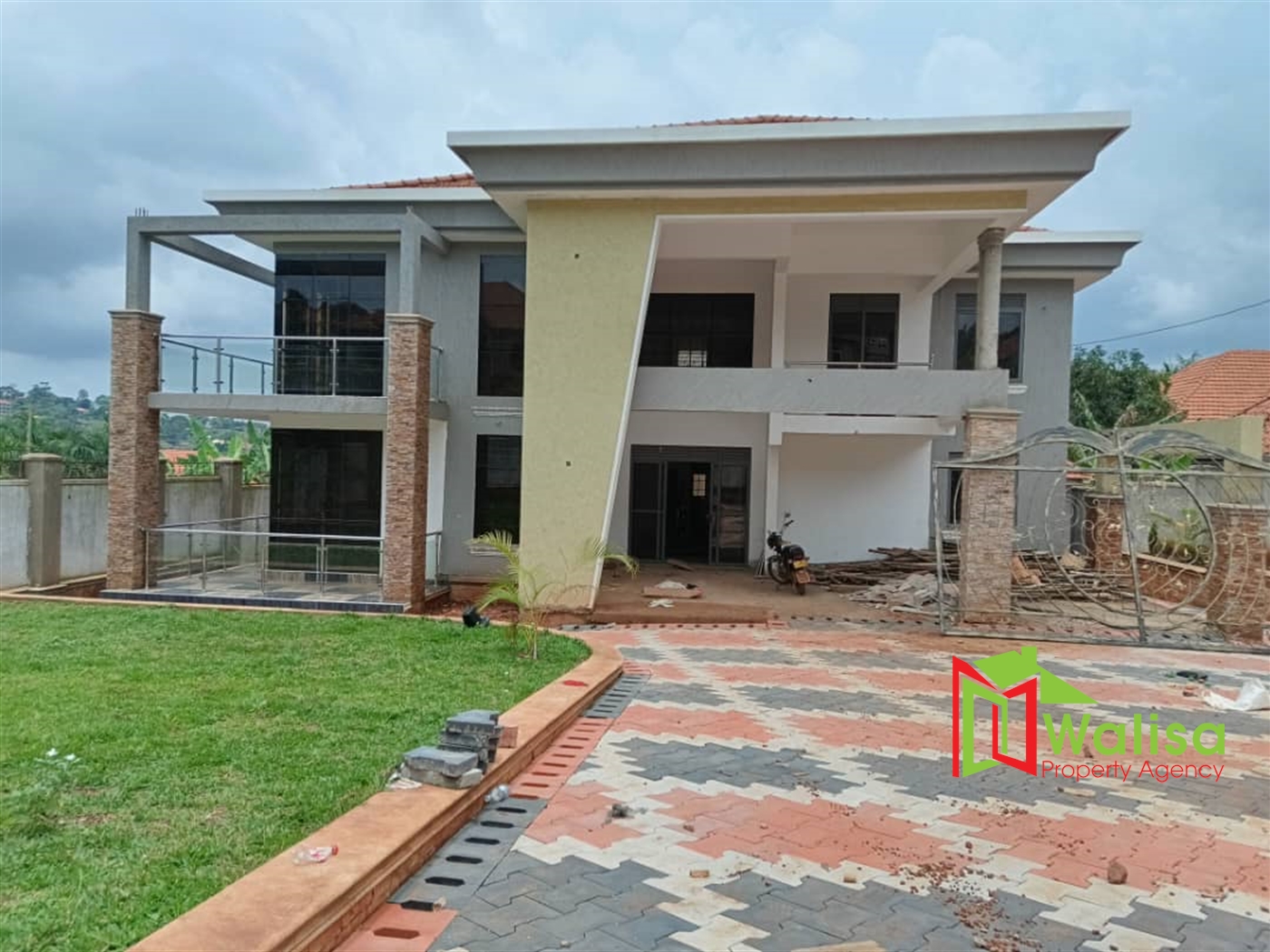 Storeyed house for sale in Bwebajja Wakiso