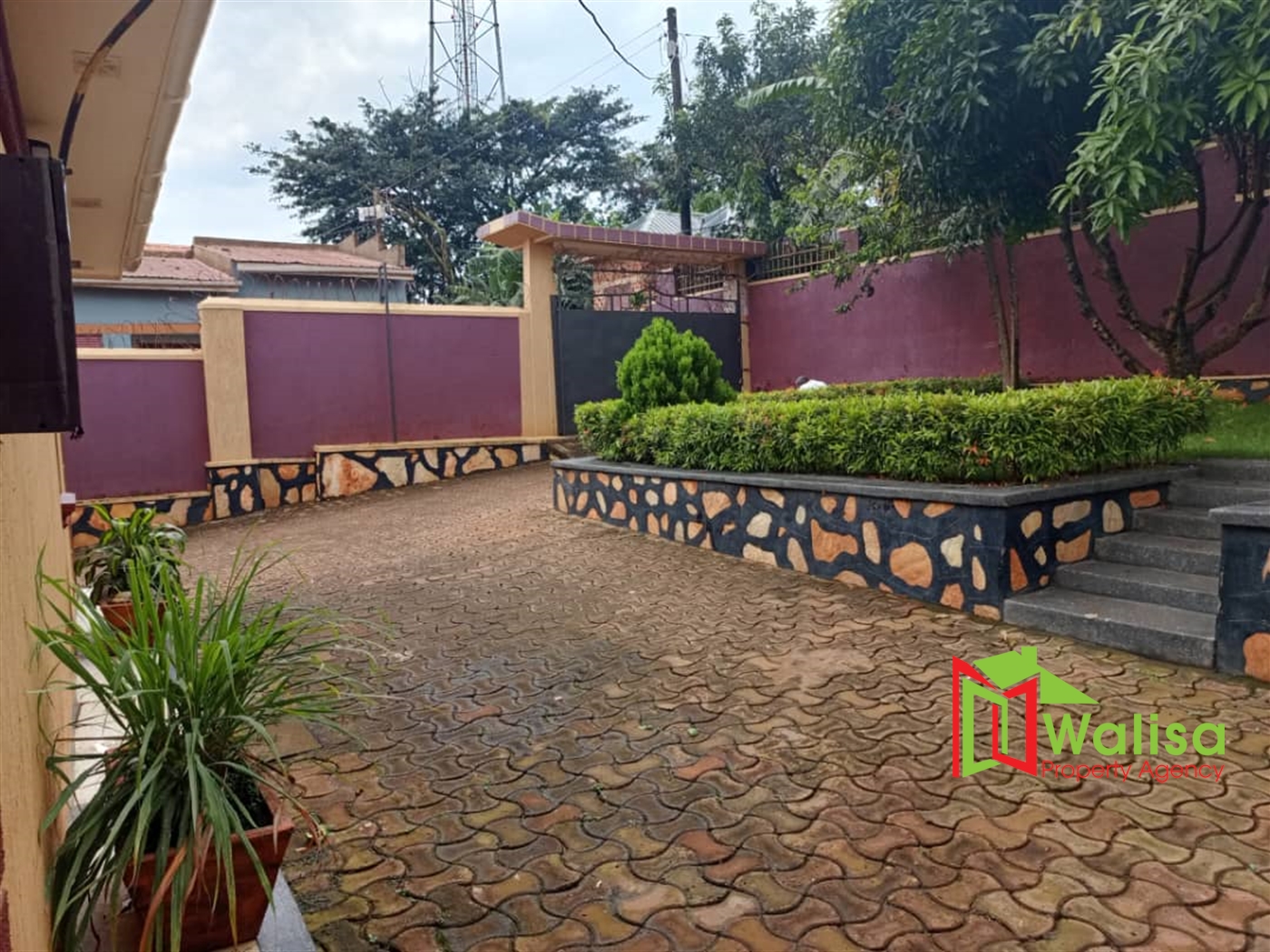 Bungalow for sale in Nansana Wakiso