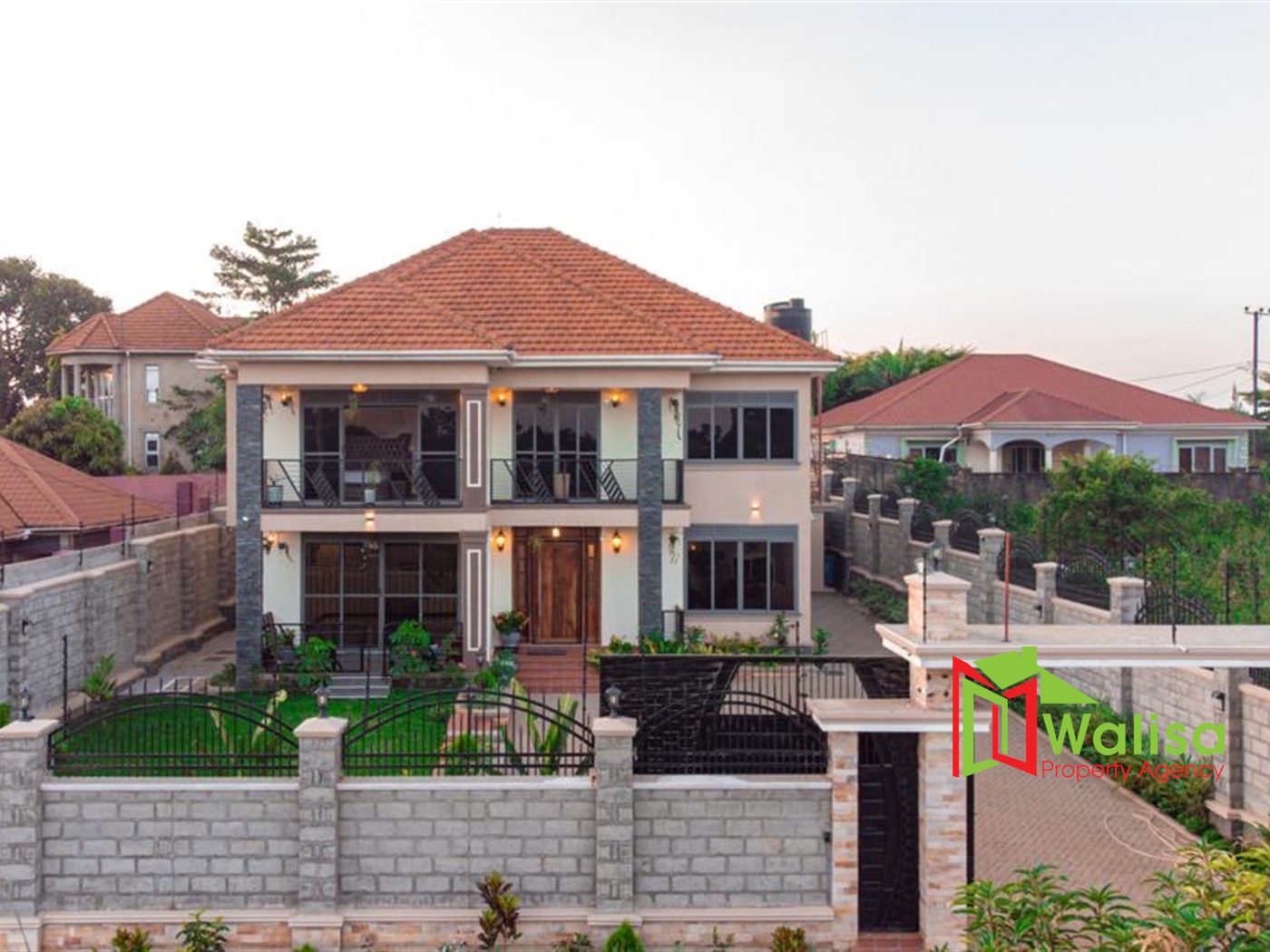 Mansion for sale in Kira Wakiso