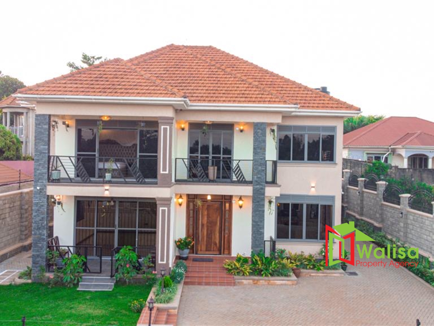 Mansion for sale in Kira Wakiso