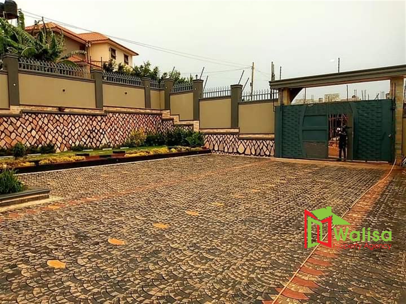 Storeyed house for sale in Kasangati Wakiso