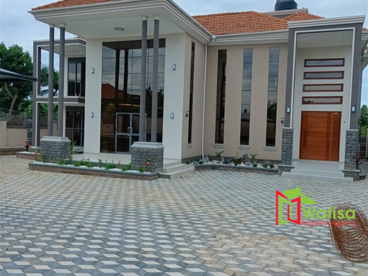 Storeyed house for sale in Bwebajja Wakiso