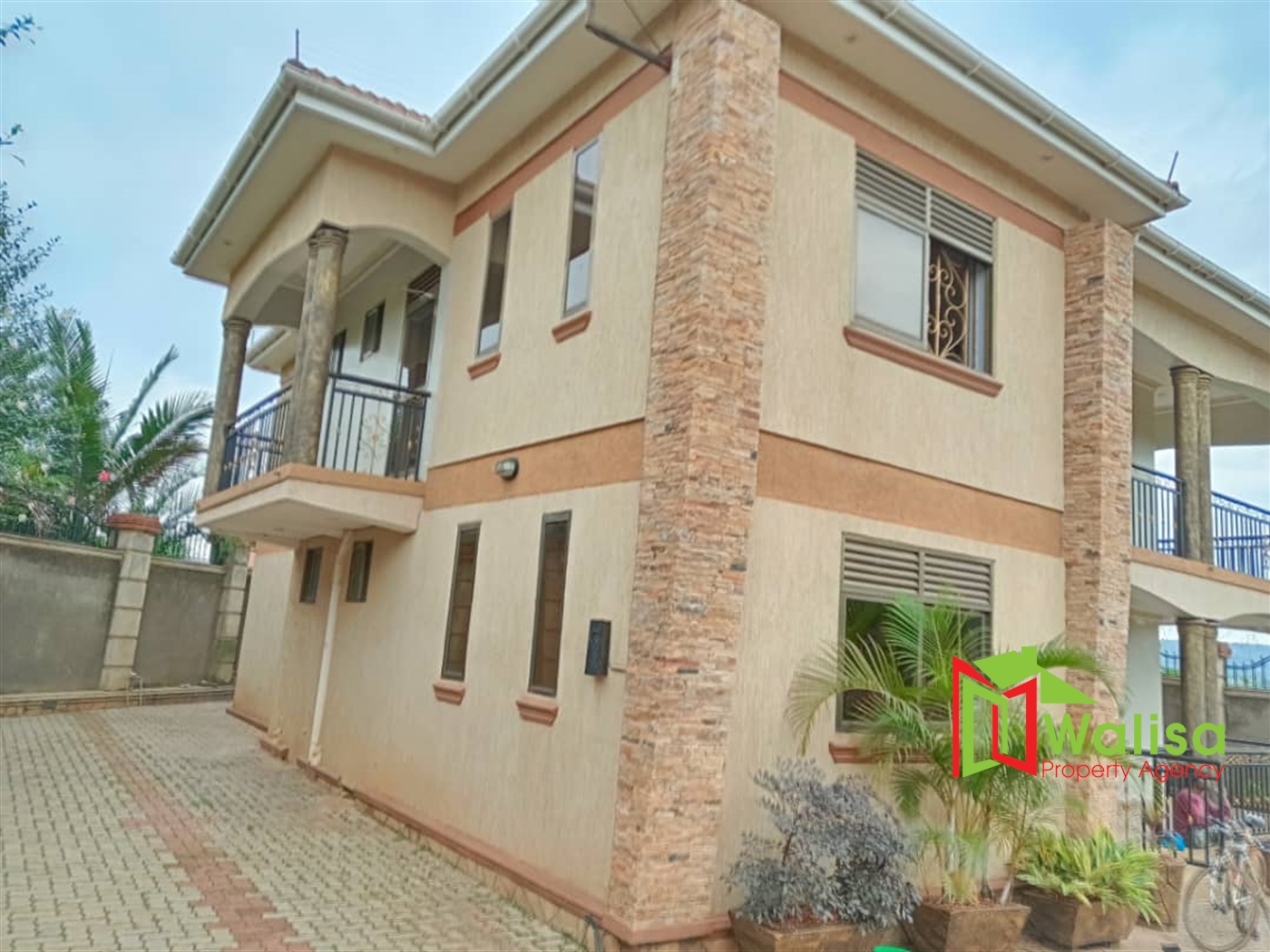 Storeyed house for sale in Seguku Wakiso