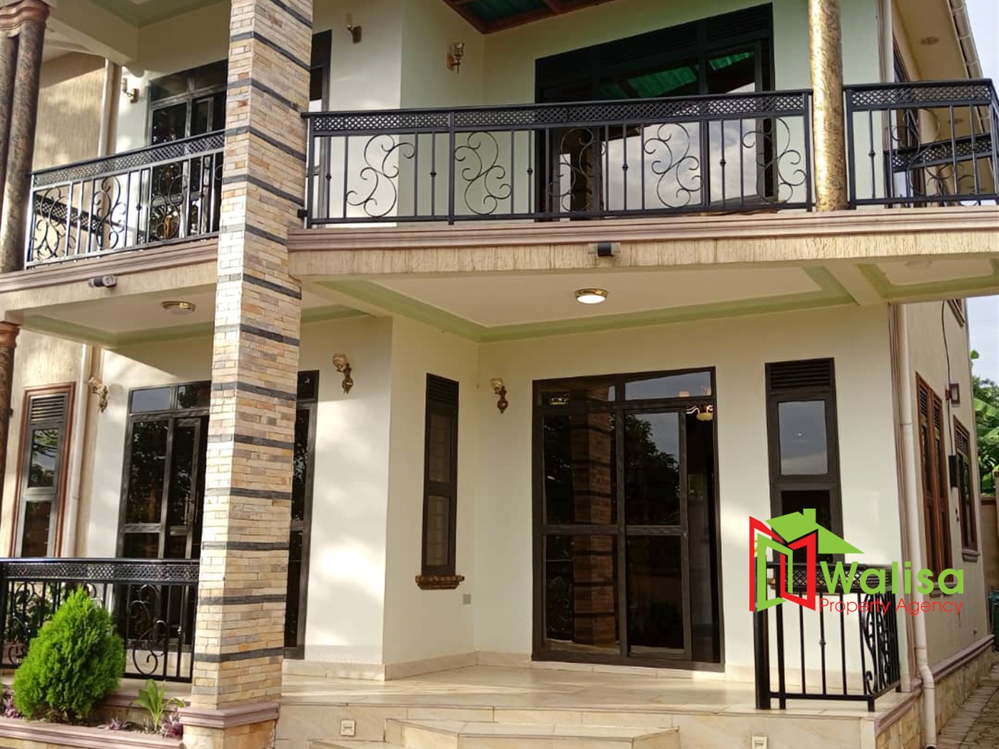 Storeyed house for sale in Kitende Wakiso