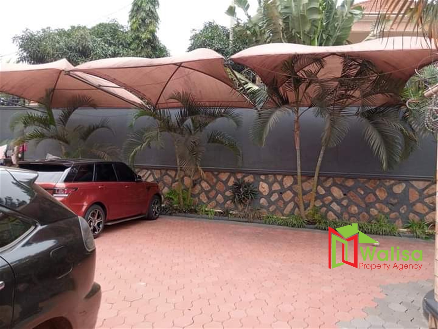 Mansion for sale in Kyaliwajjala Wakiso