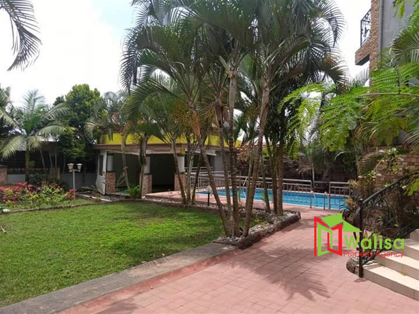 Mansion for sale in Kyaliwajjala Wakiso