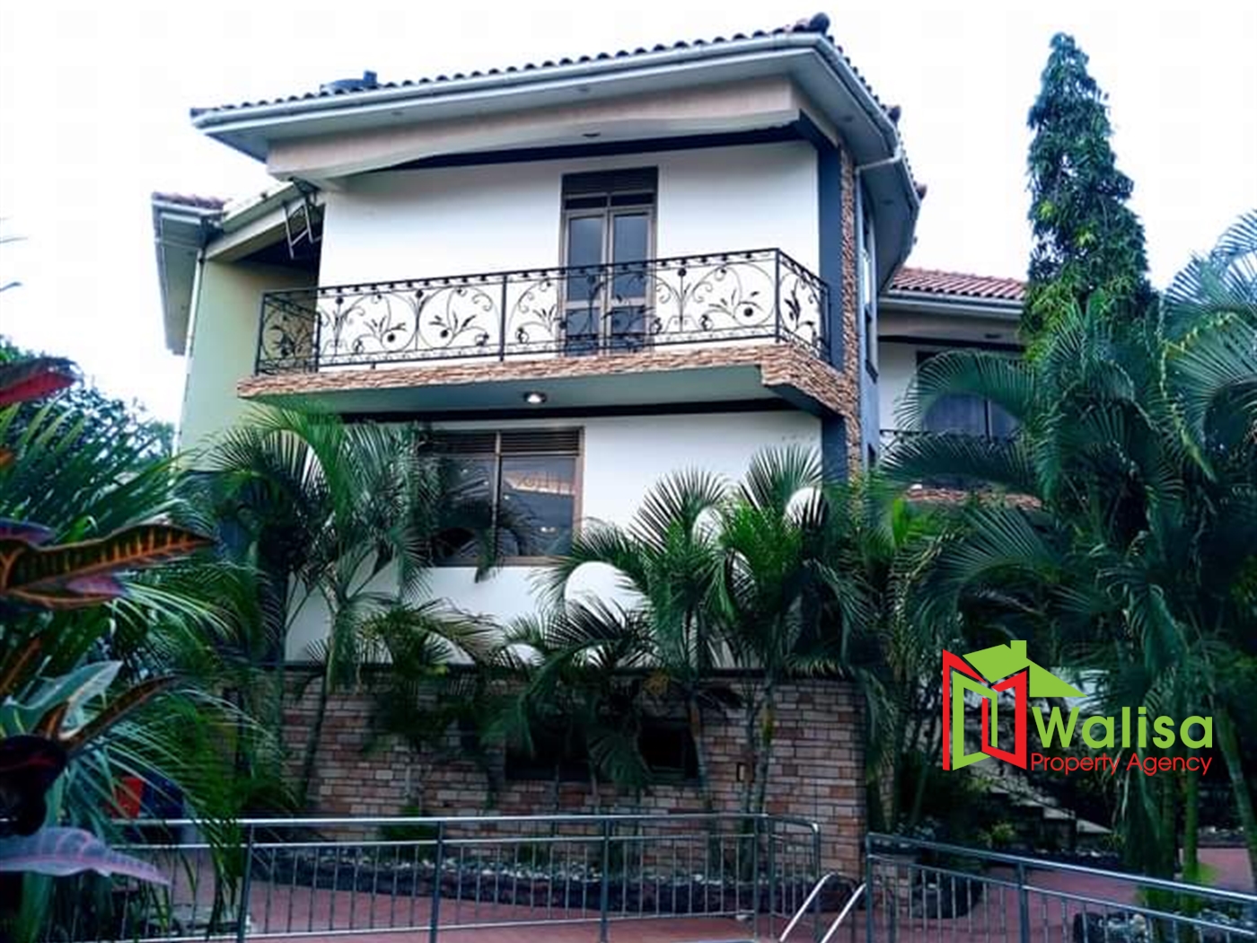 Mansion for sale in Kyaliwajjala Wakiso