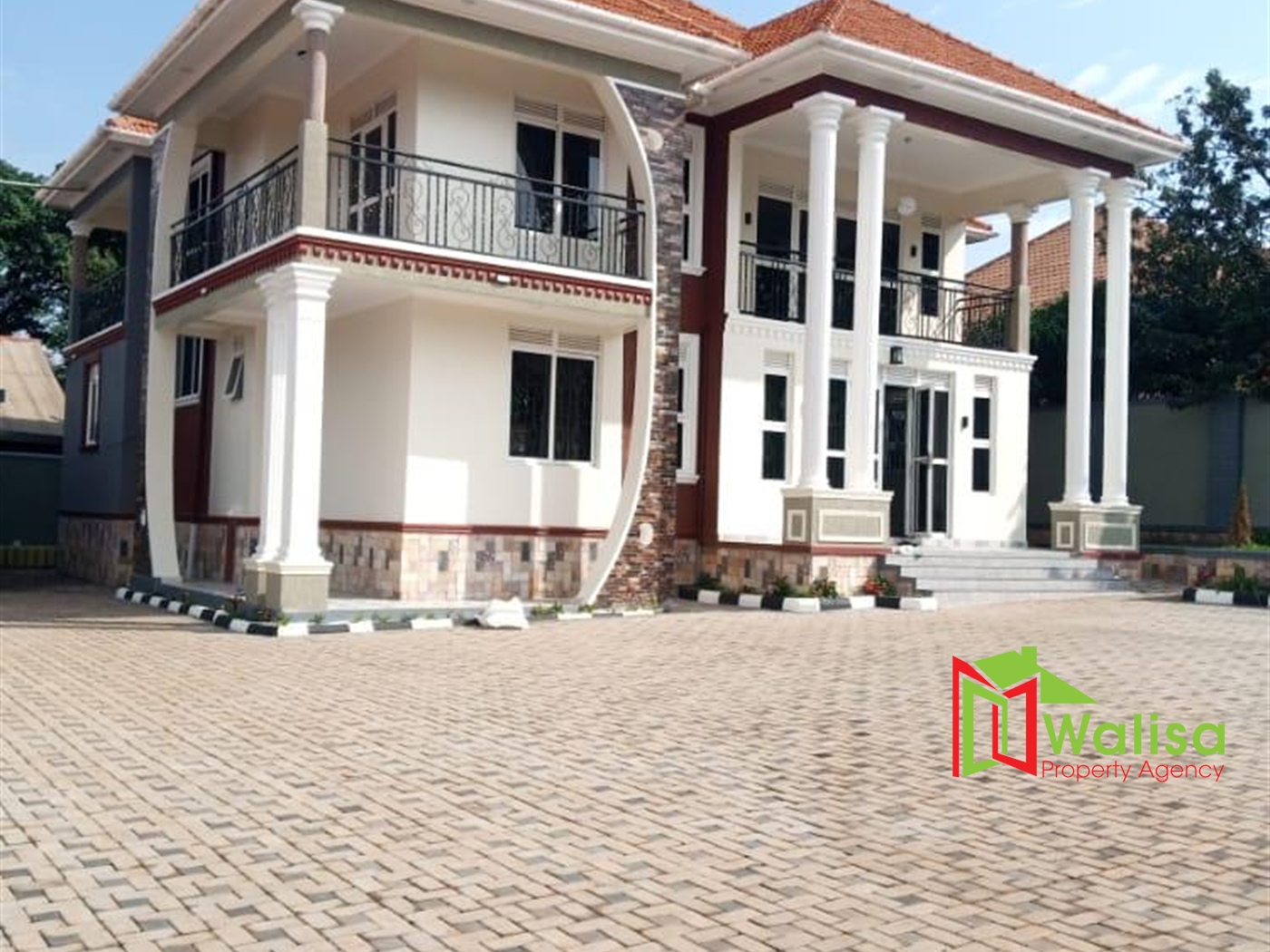 Storeyed house for sale in Seguku Wakiso