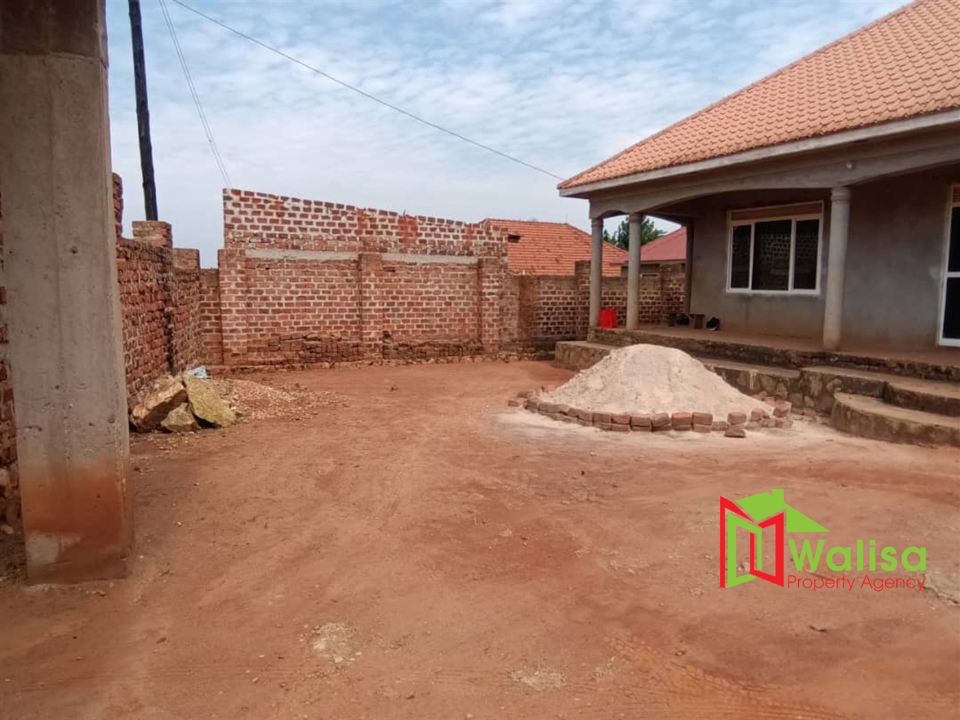 Bungalow for sale in Kitende Wakiso