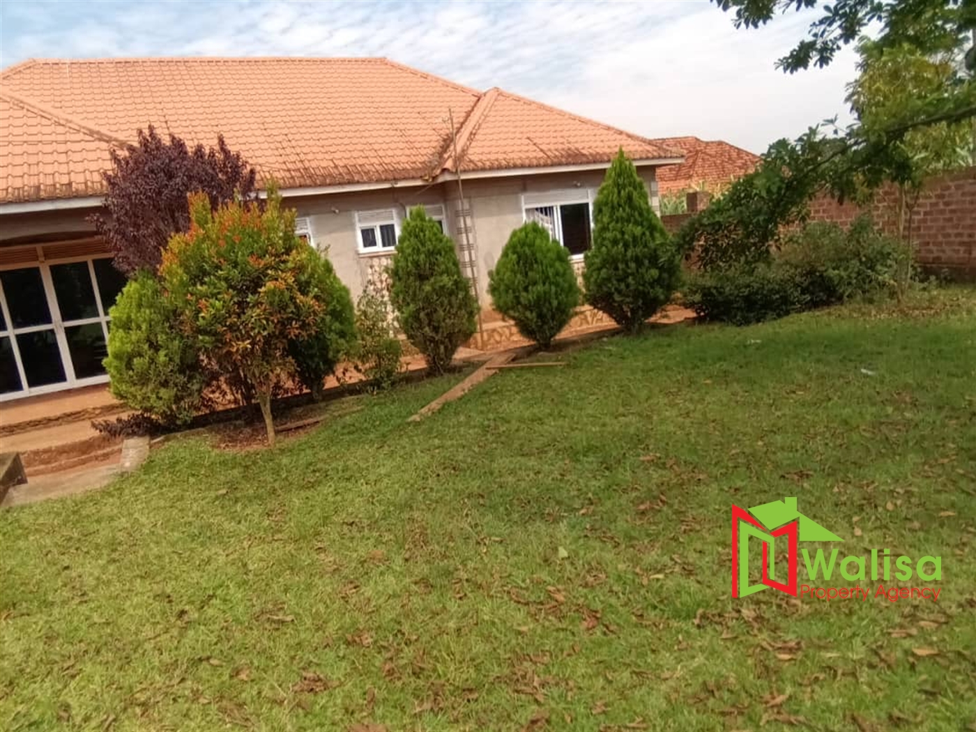 Bungalow for sale in Kitende Wakiso