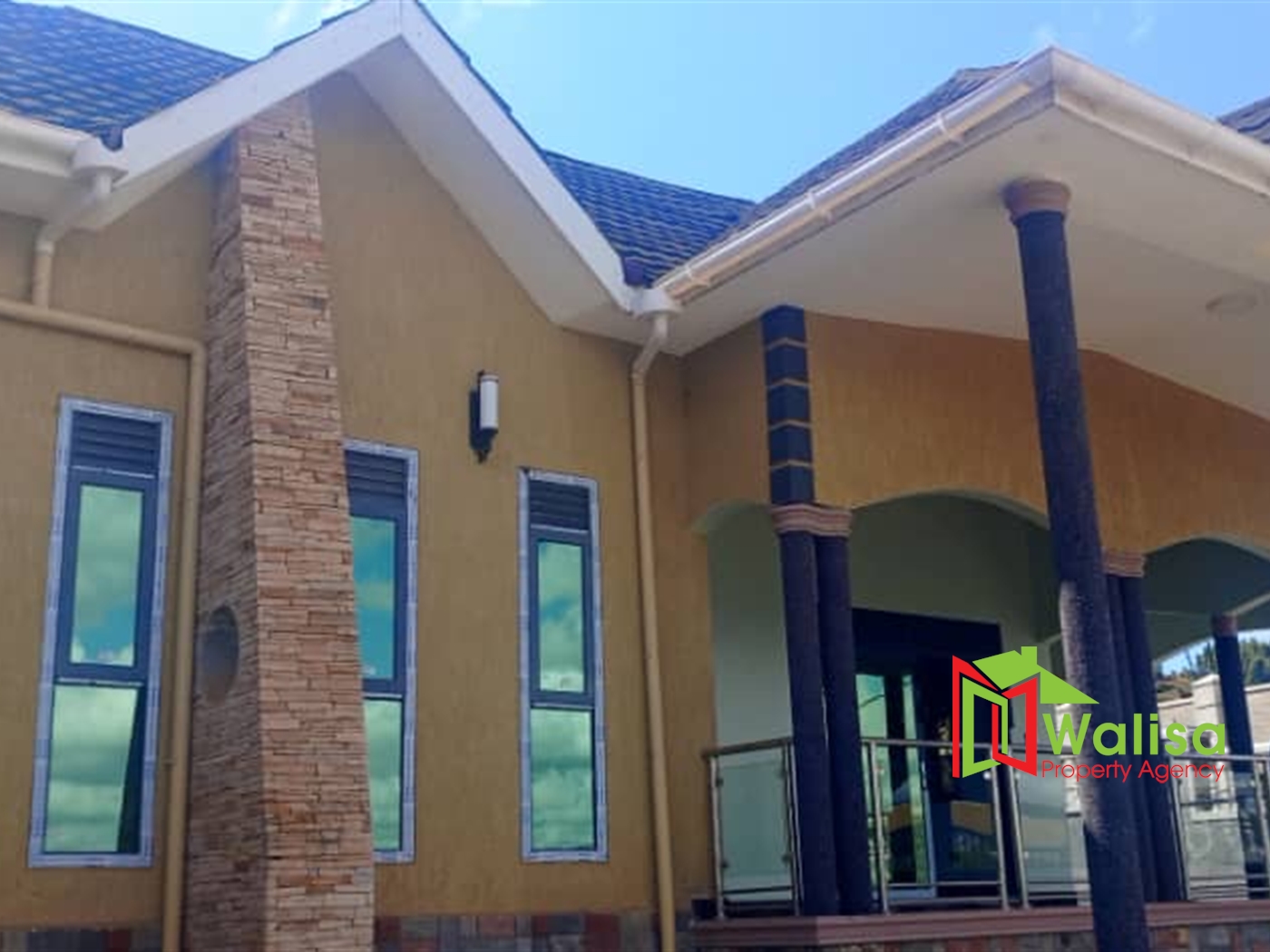 Storeyed house for sale in Seguku Wakiso