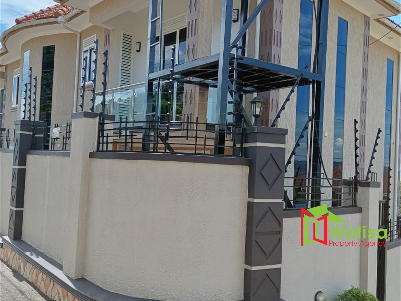 Storeyed house for sale in Lubowa Wakiso