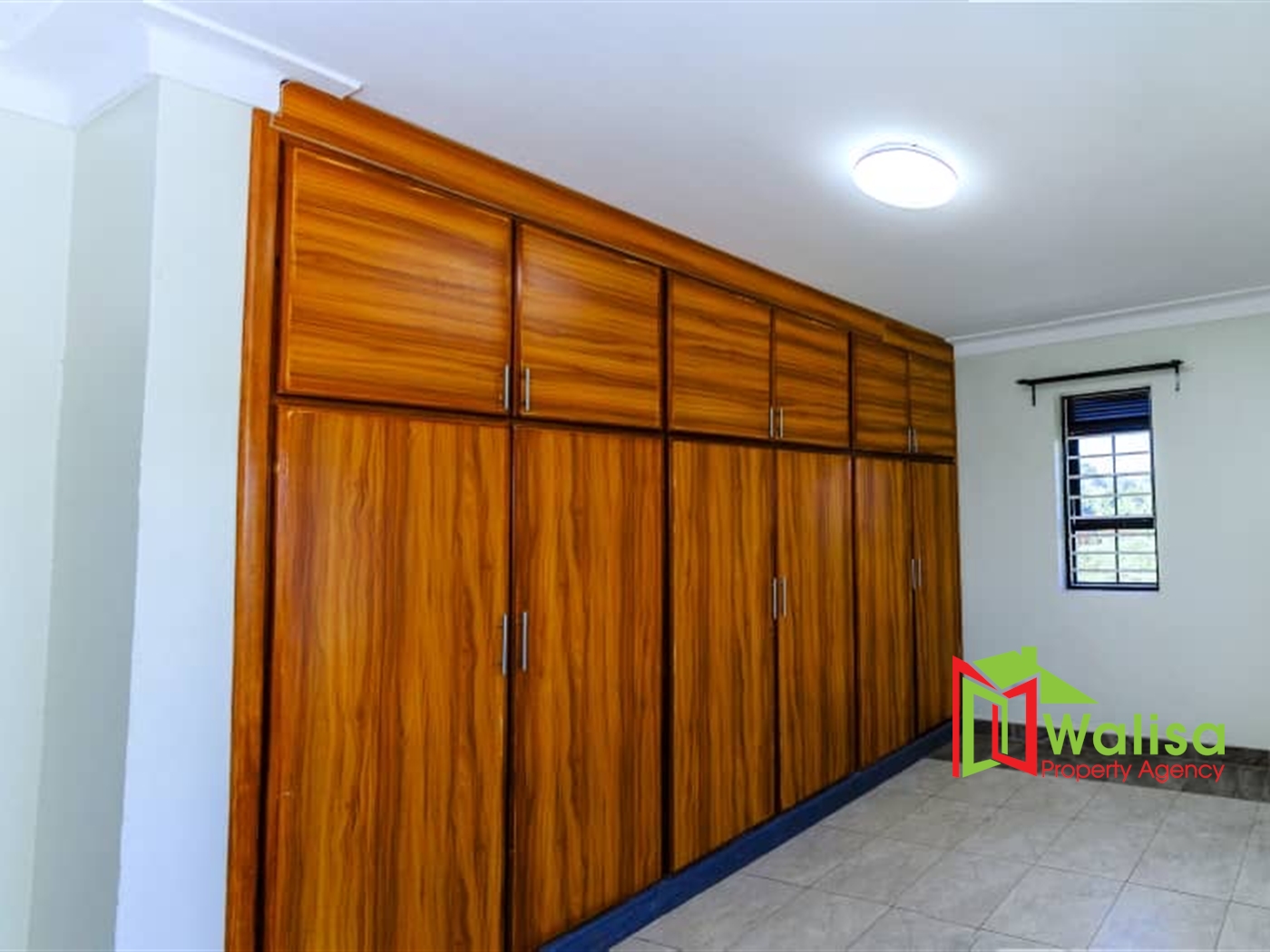 Storeyed house for sale in Kawuku Wakiso