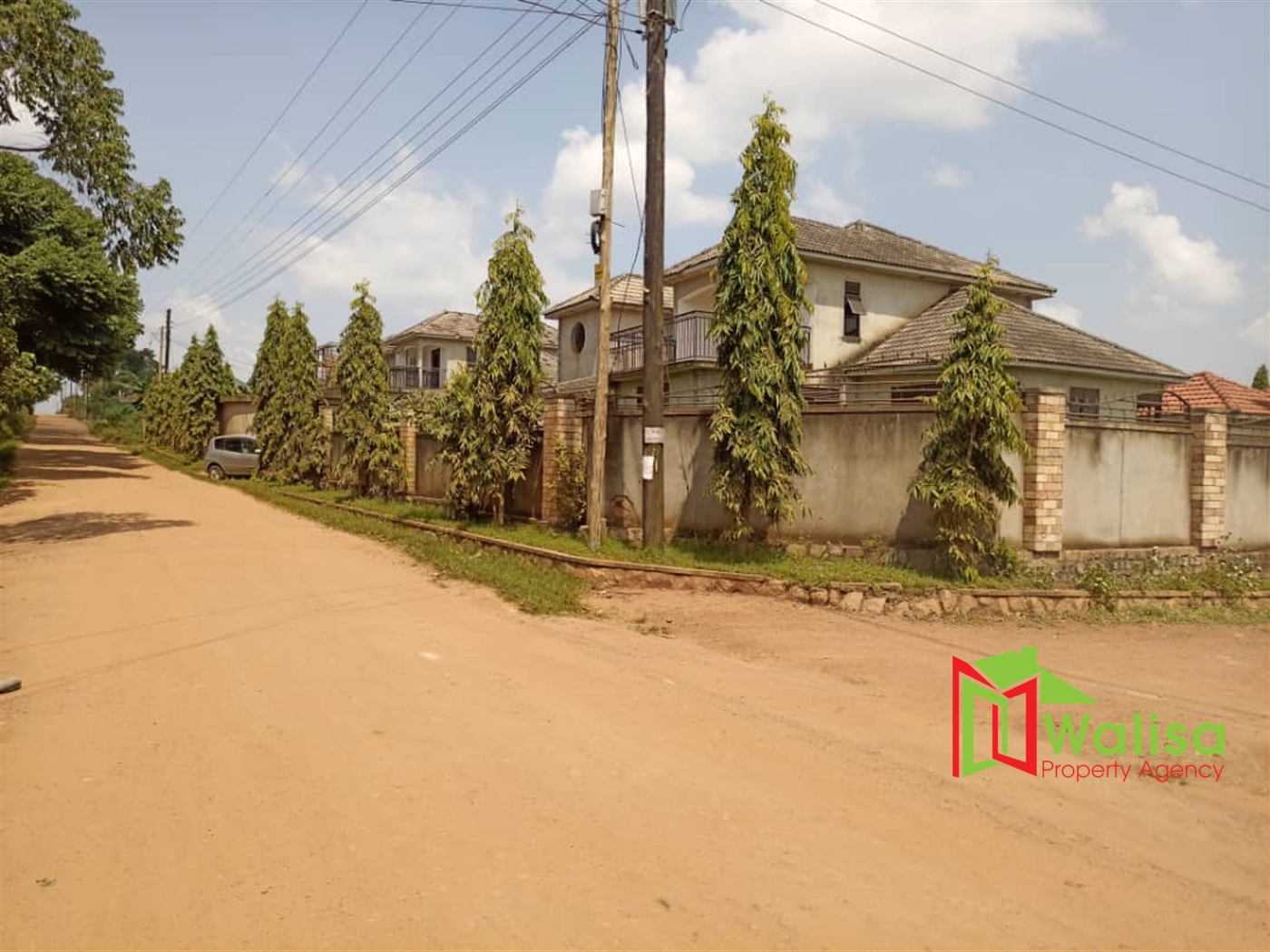 Storeyed house for sale in Kawuku Wakiso