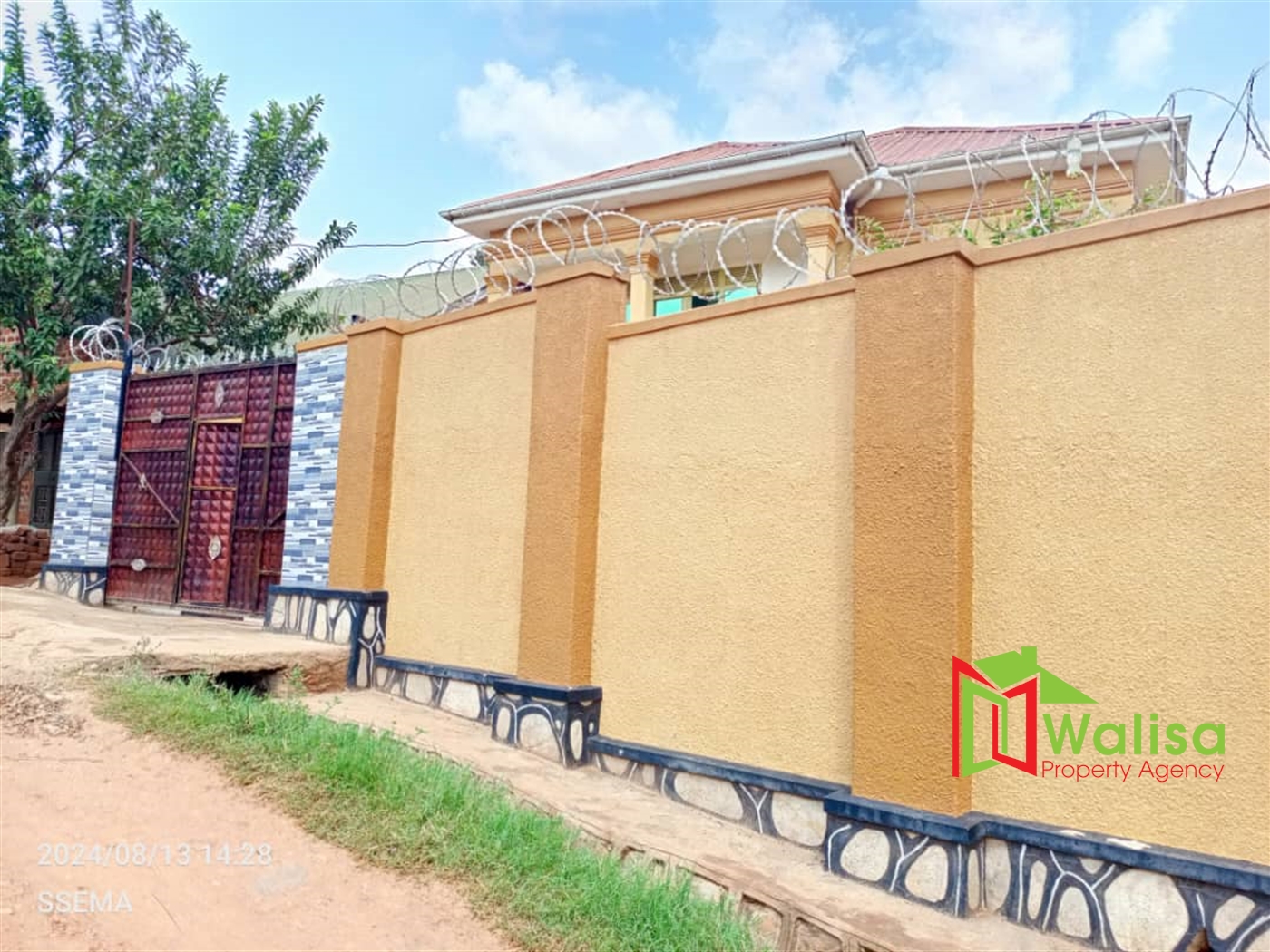 Storeyed house for sale in Nansana Wakiso