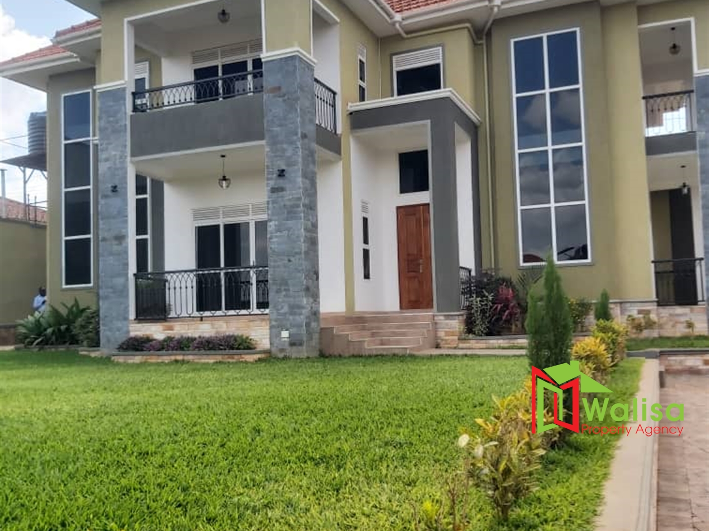 Storeyed house for sale in Kitende Wakiso