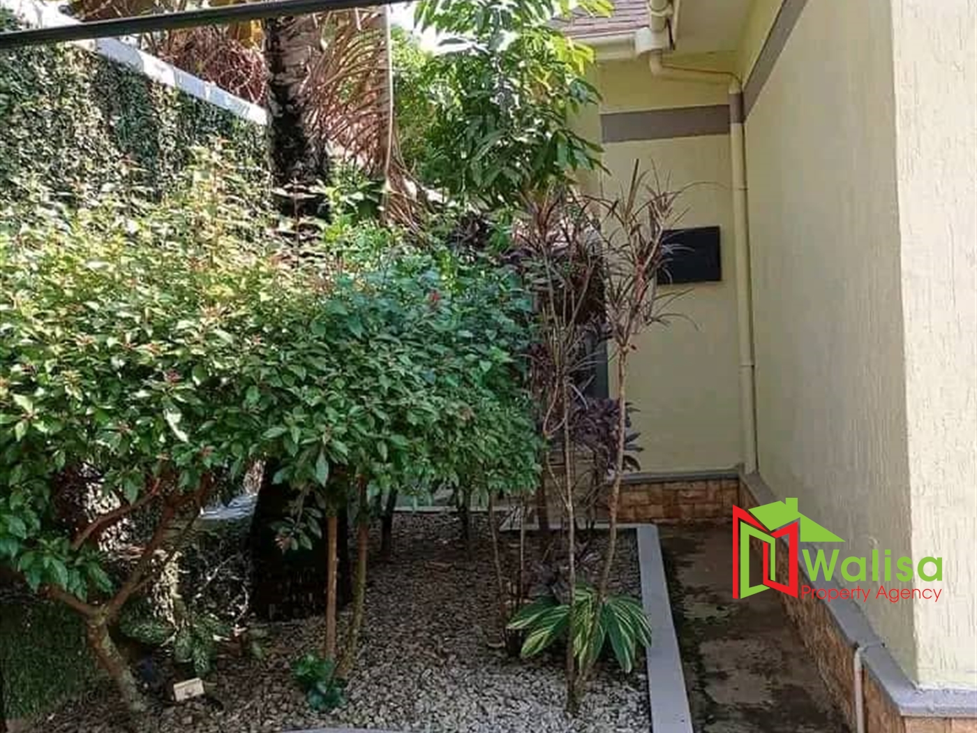 Bungalow for sale in Kyaliwajjalaa Wakiso