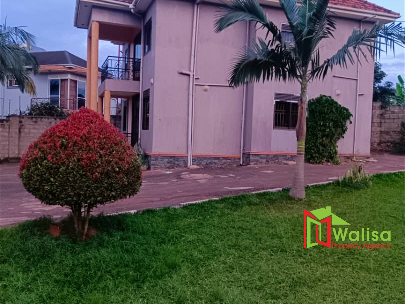 Storeyed house for sale in Ssekiwunga Wakiso