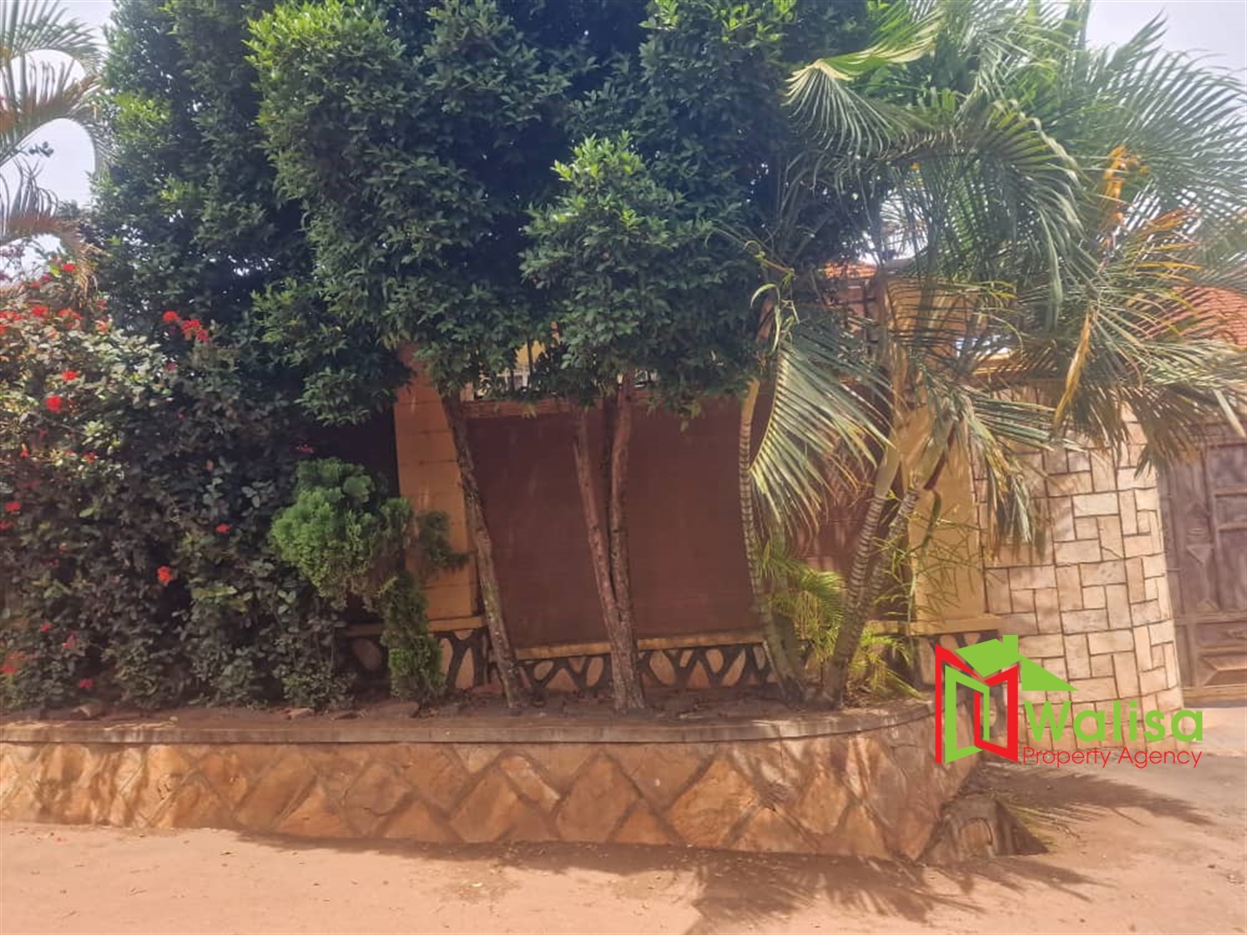 Storeyed house for sale in Bwebajja Wakiso