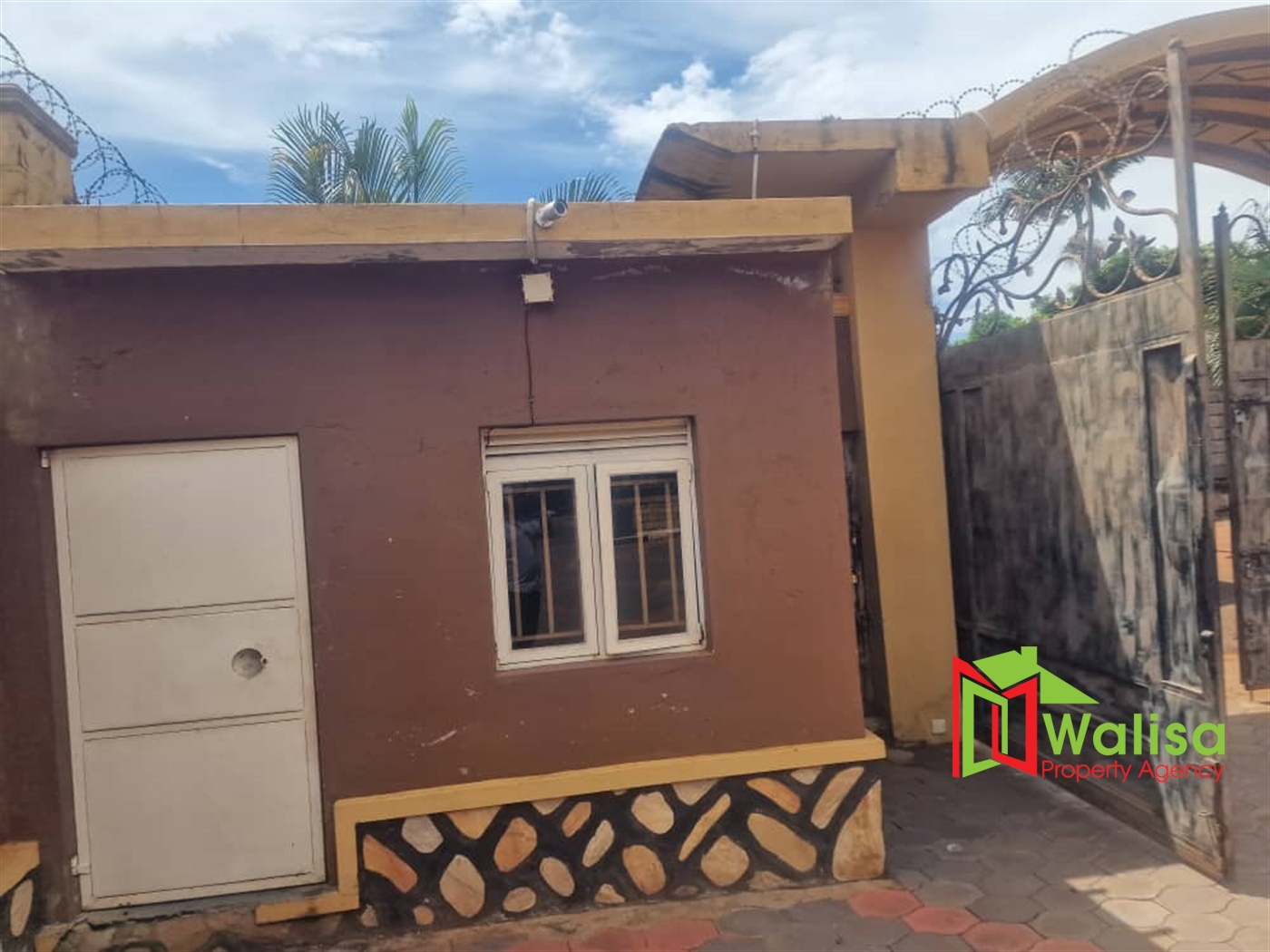 Storeyed house for sale in Bwebajja Wakiso