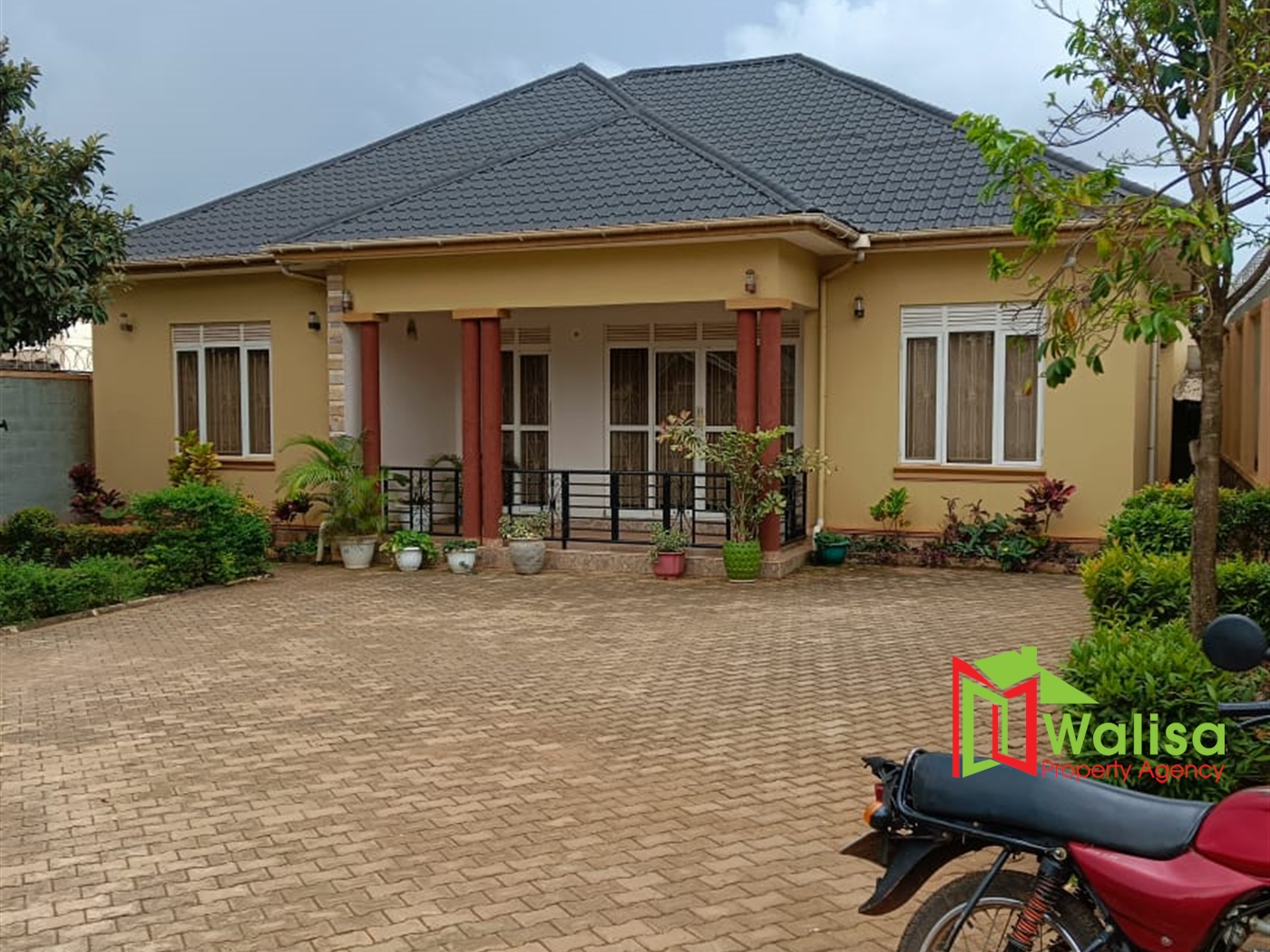 Bungalow for sale in Kitende Wakiso