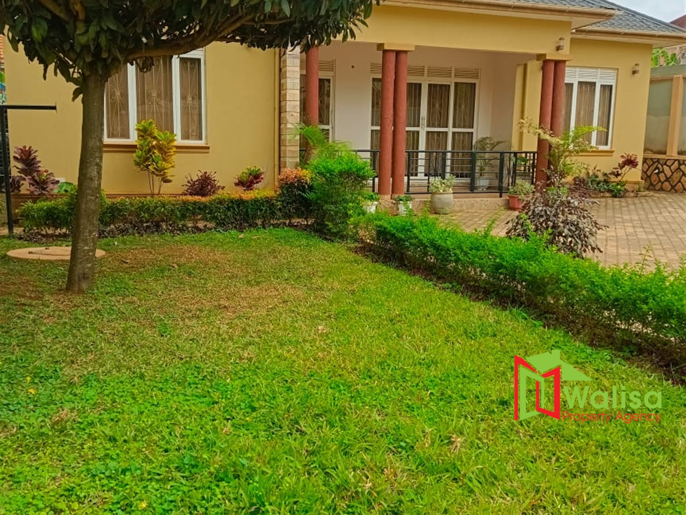 Bungalow for sale in Kitende Wakiso