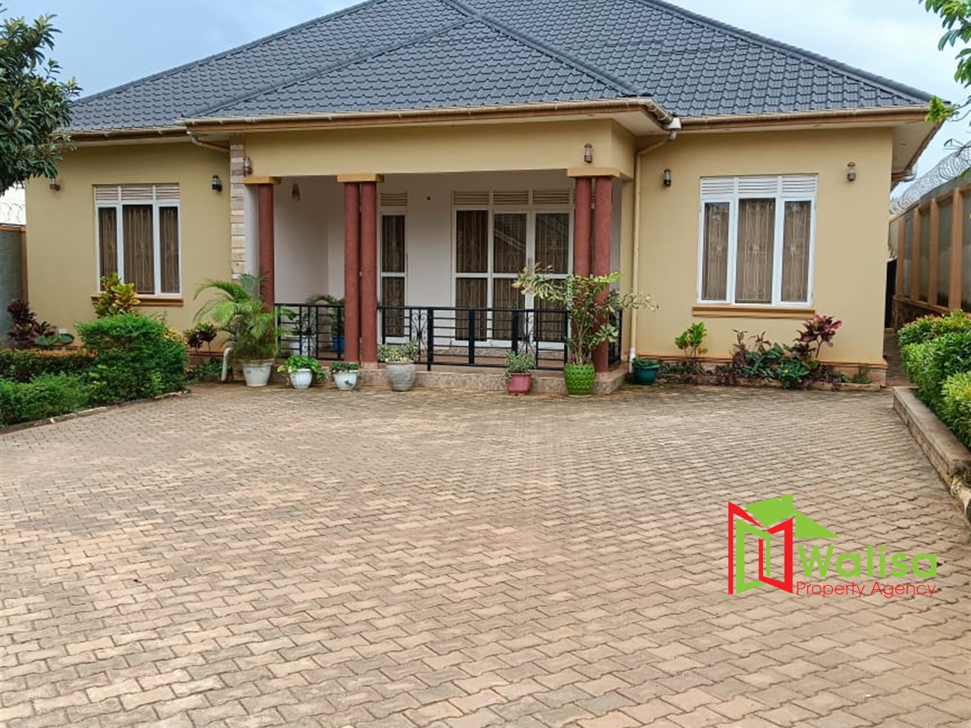 Bungalow for sale in Kitende Wakiso