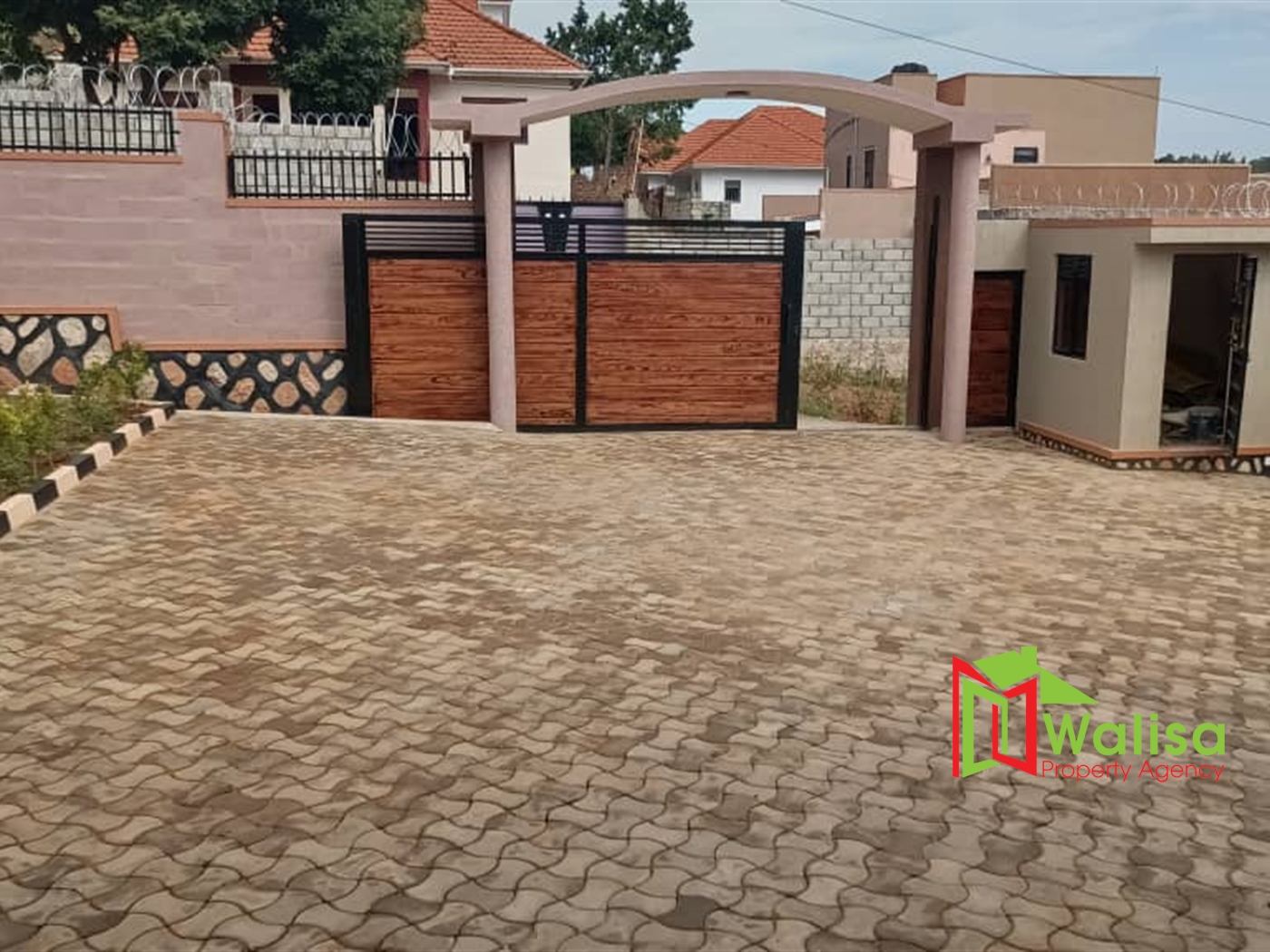 Bungalow for sale in Akright Wakiso