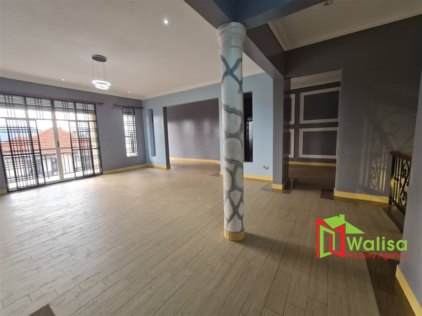 Mansion for sale in Kigo Wakiso