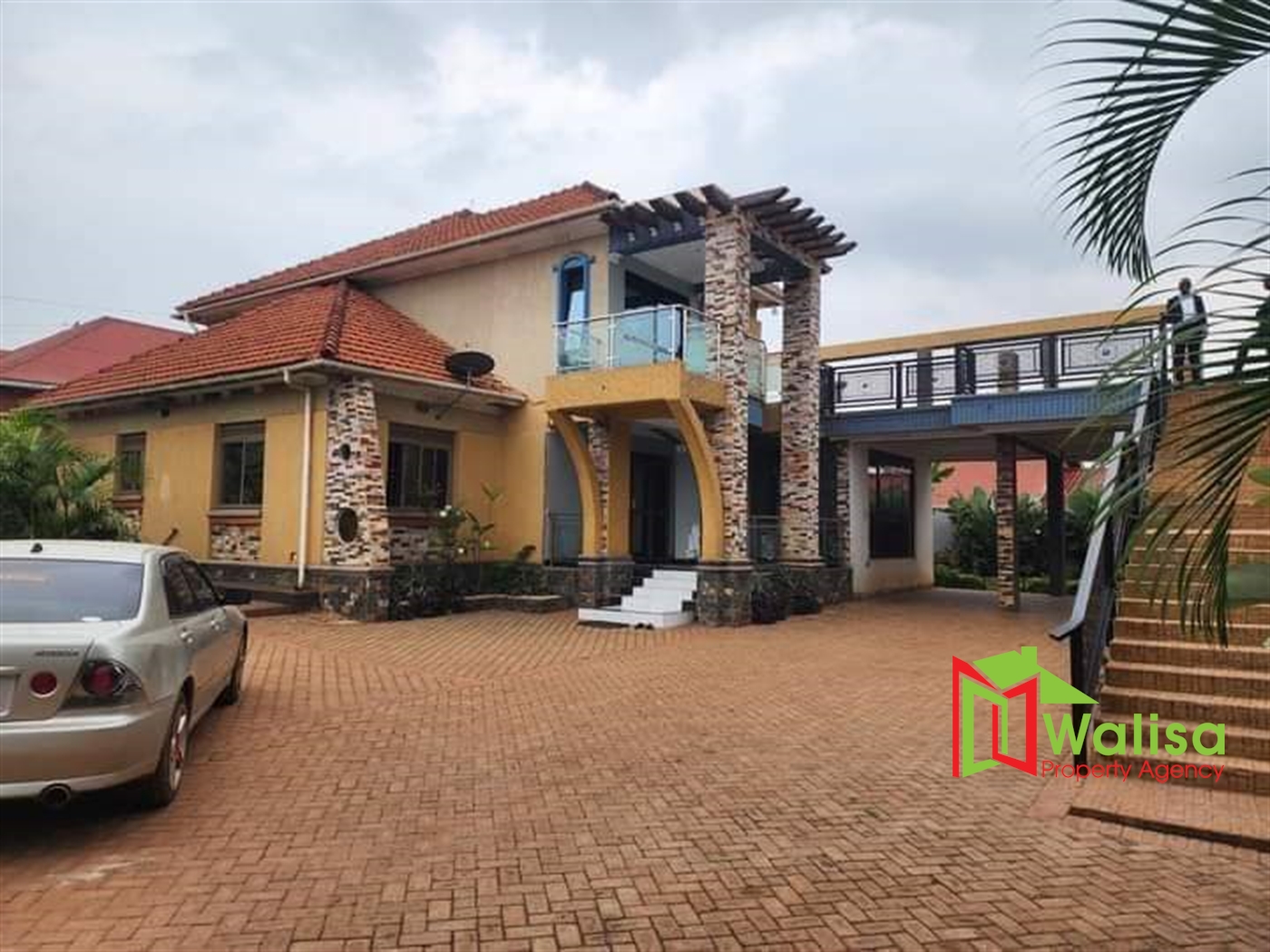 Storeyed house for sale in Bbunamwaaya Wakiso