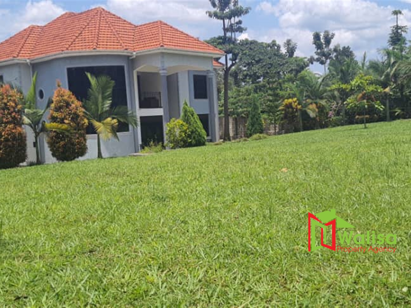 Storeyed house for sale in Gayaza Wakiso