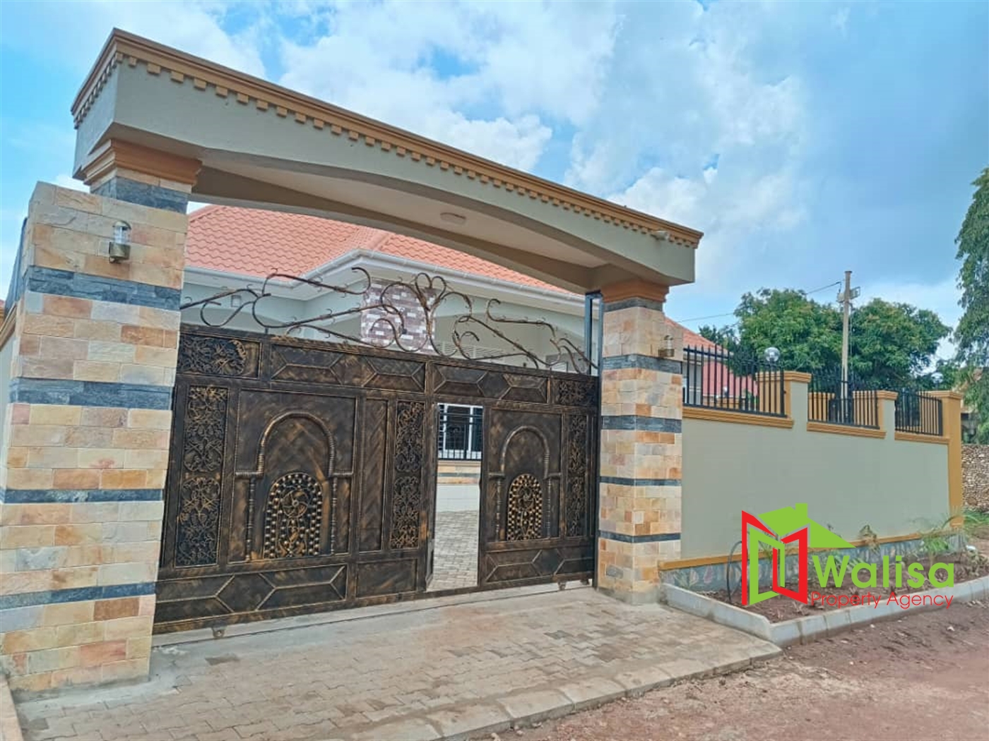 Bungalow for sale in Kitende Wakiso