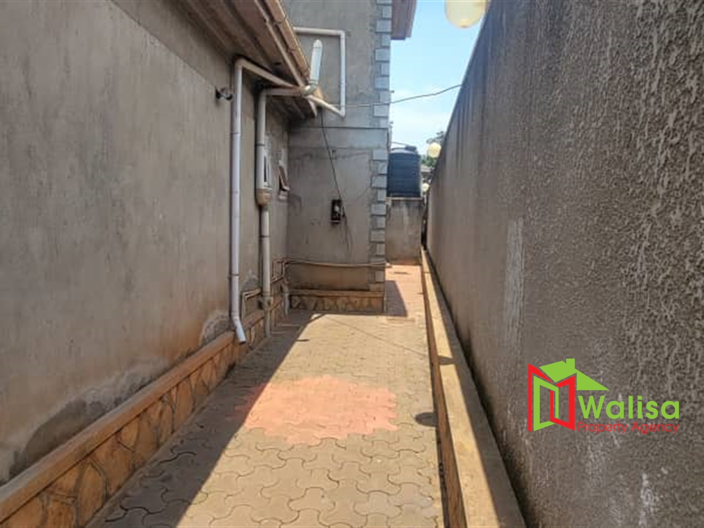 Storeyed house for sale in Kajjansi Wakiso