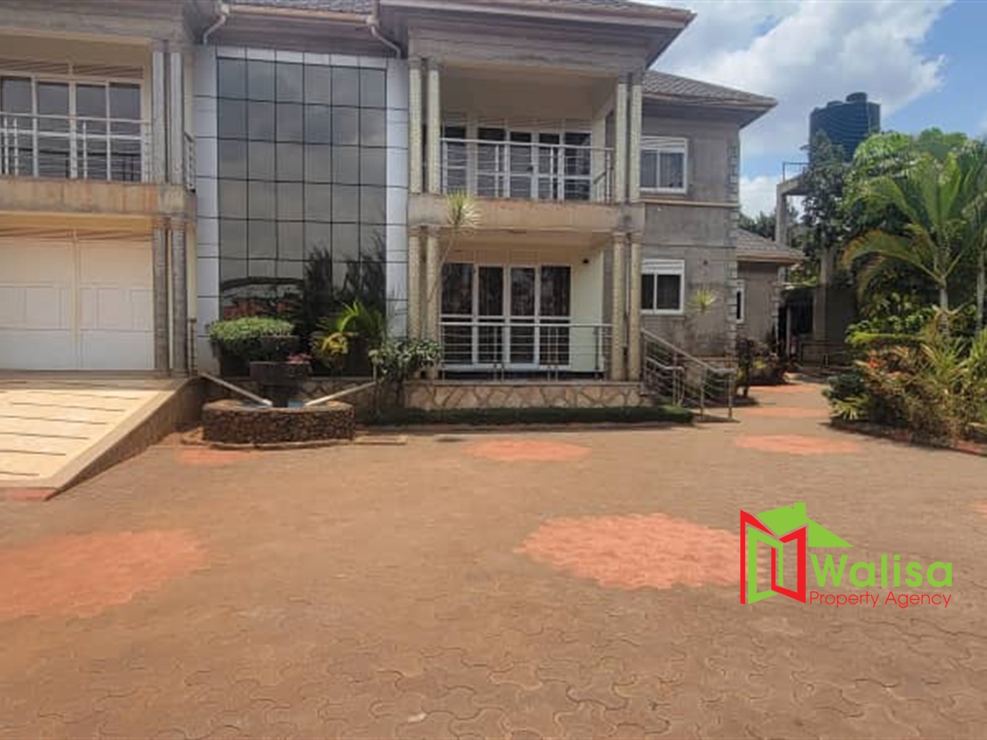 Storeyed house for sale in Kajjansi Wakiso