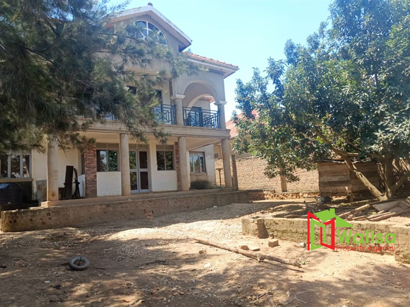 Storeyed house for sale in Kiransansa Wakiso