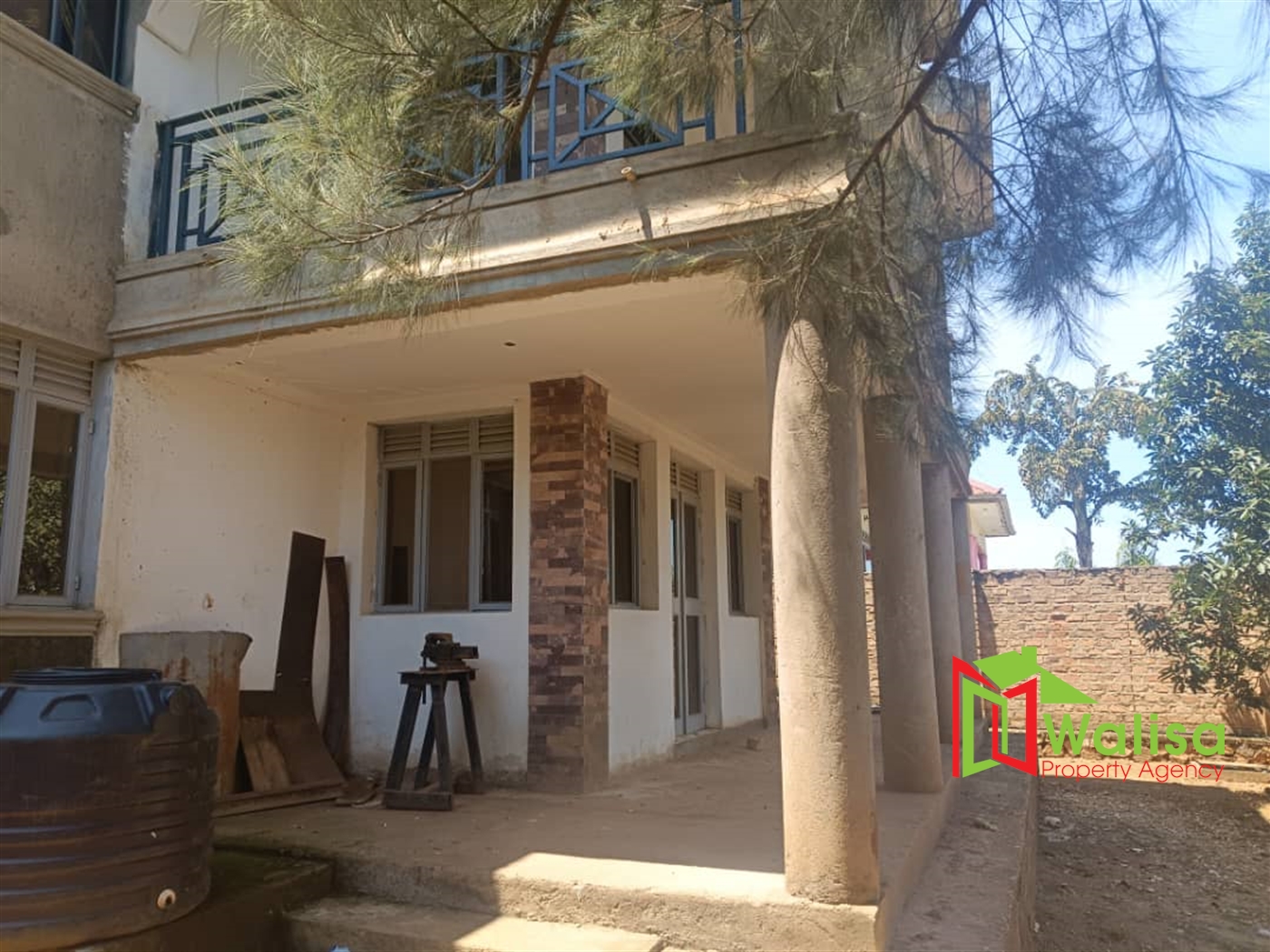 Storeyed house for sale in Kiransansa Wakiso