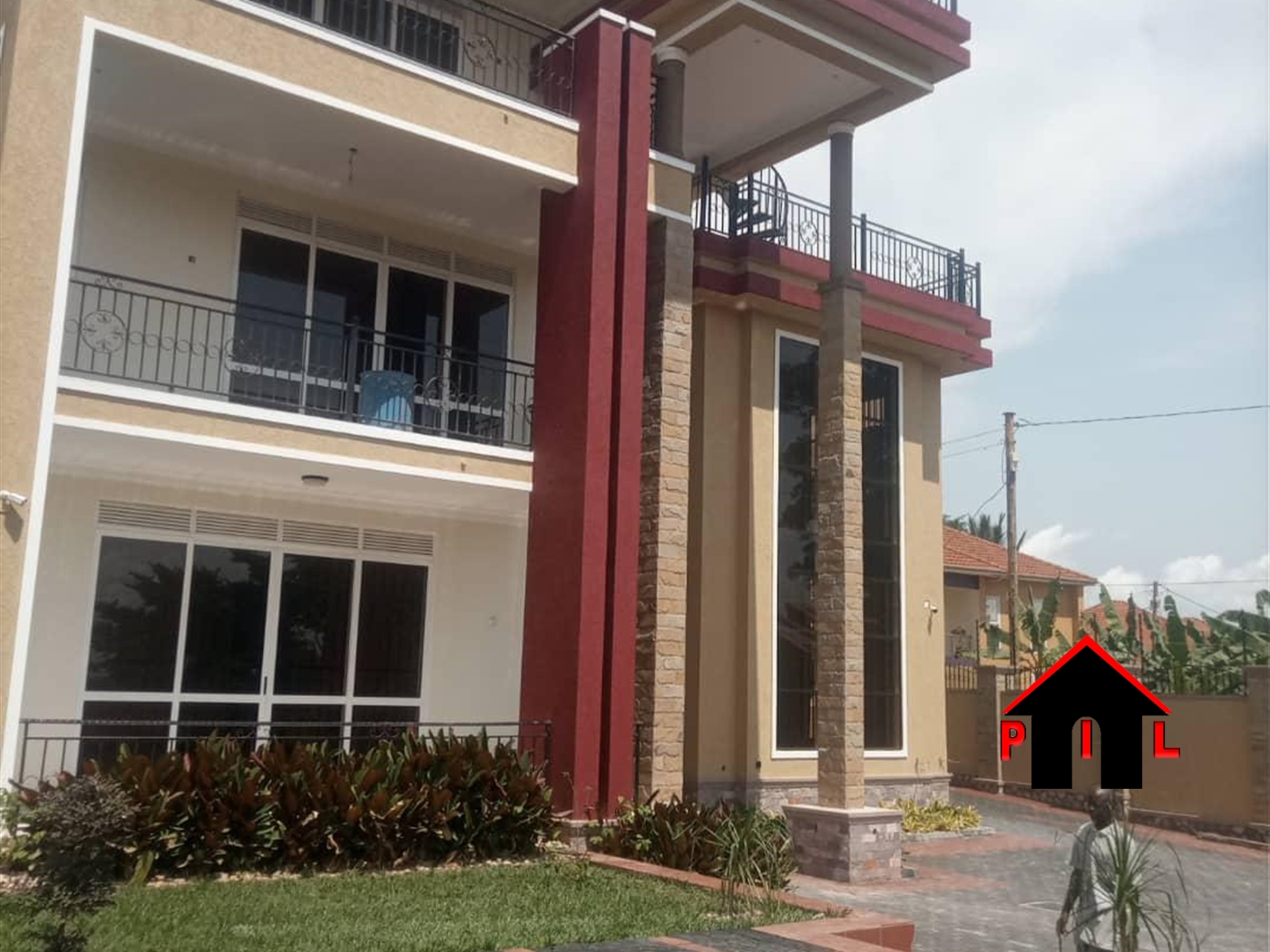 Storeyed house for sale in Munyonyo Kampala