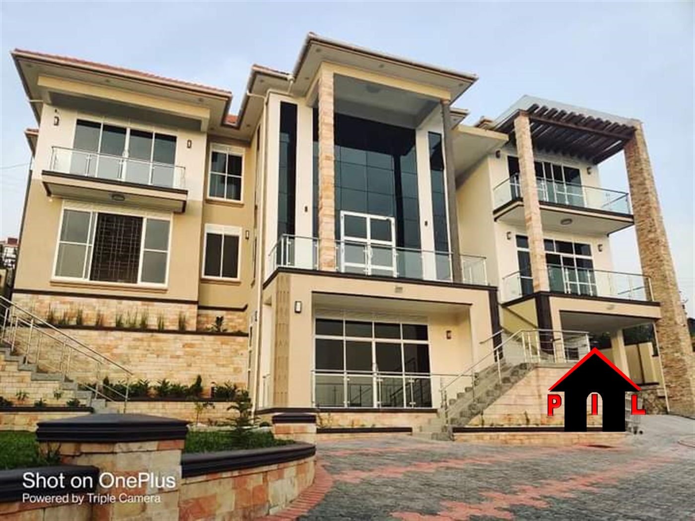 Mansion for sale in Lubowa Wakiso