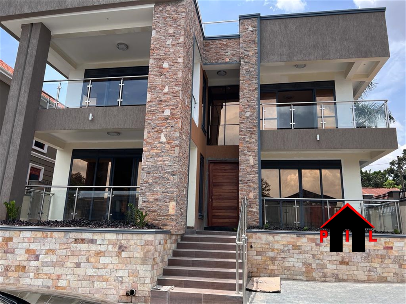 Mansion for sale in Munyonyo Wakiso