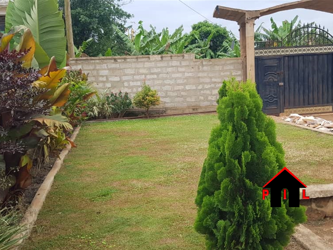 Bungalow for sale in Kitende Wakiso