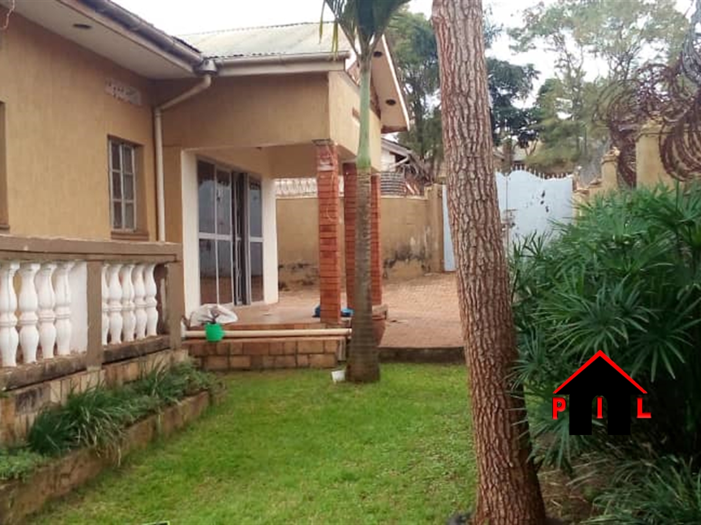 Bungalow for sale in Bweyogerere Mukono