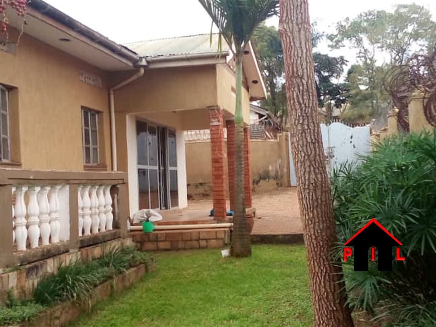 Bungalow for sale in Bweyogerere Mukono