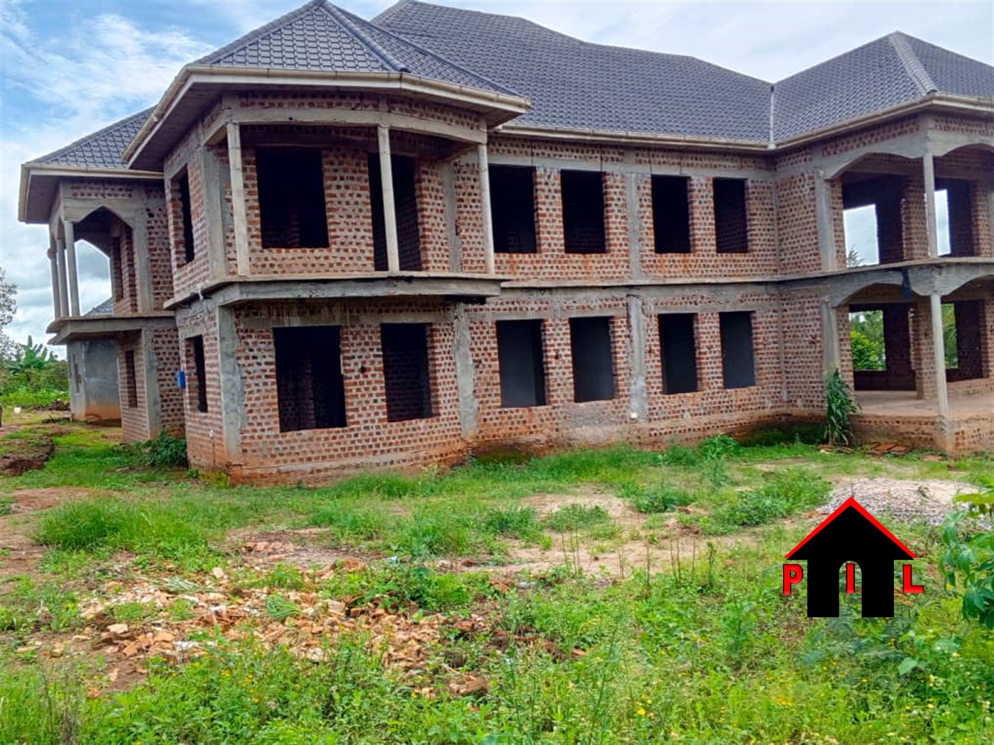 Storeyed house for sale in Matugga Wakiso