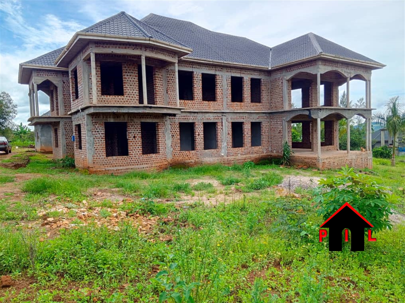 Storeyed house for sale in Matugga Wakiso