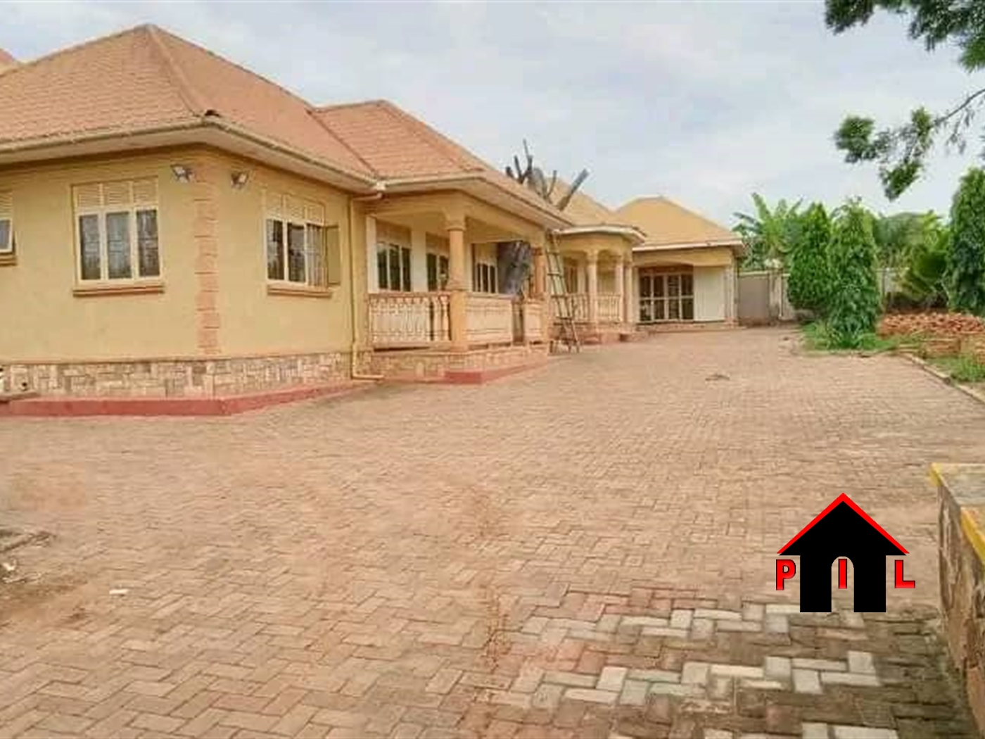 Storeyed house for sale in Kiwenda Wakiso