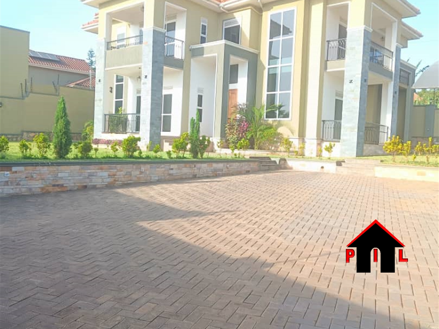 Storeyed house for sale in Kitende Wakiso